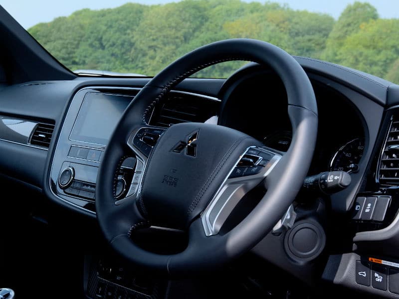 Mitsubishi Outlander pHEV interior
