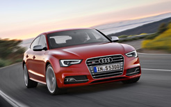 Audi S5 Sportback now comes - like the rest of the facelifted Audi A5 range - with the option of internet connectivity. But how much of a driver distraction is in-car connectivity like this?
