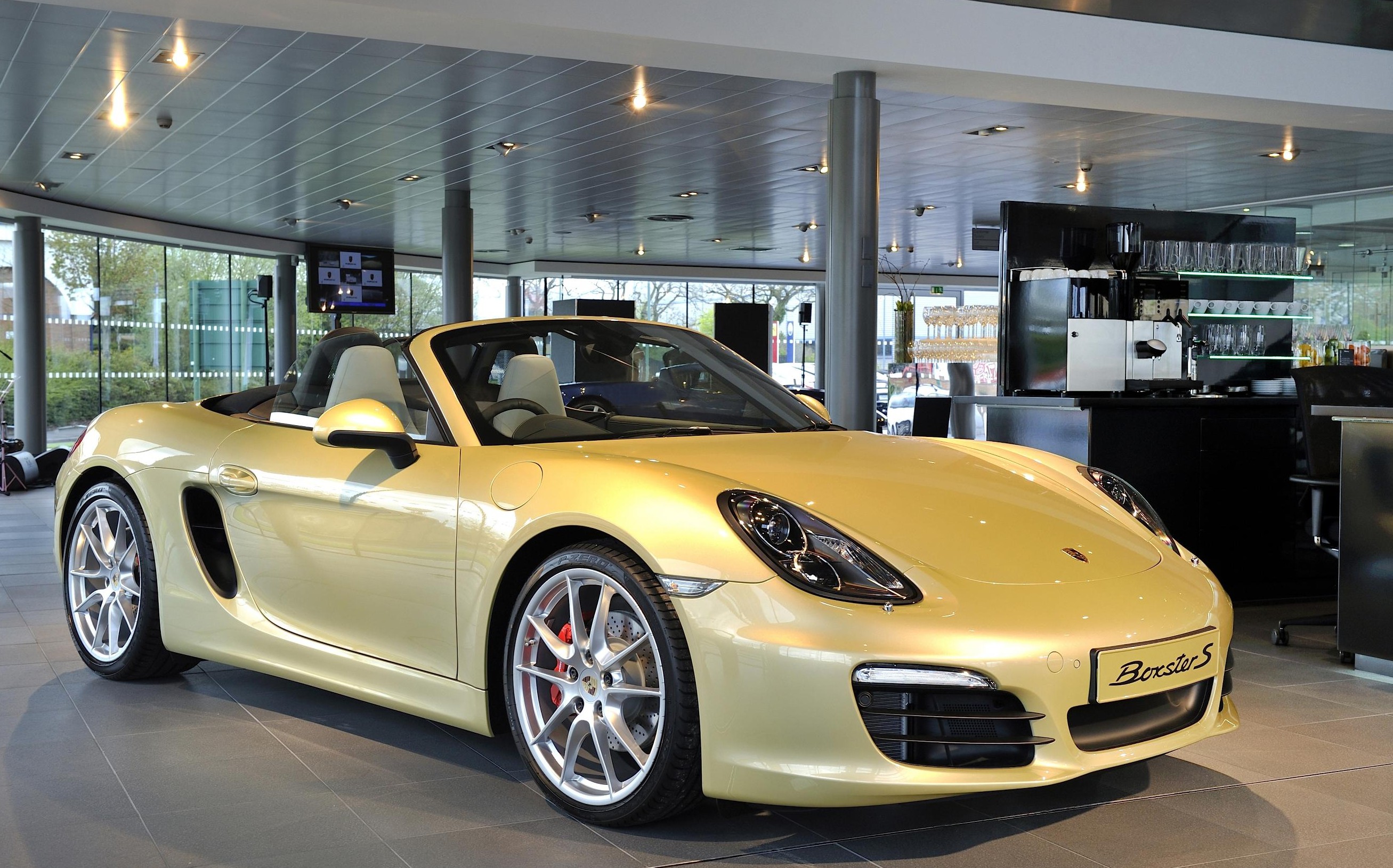 Porsche Boxster S in Porsche showroom e1336561536920