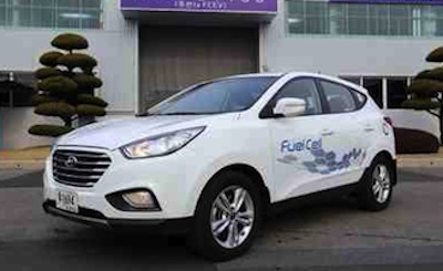 1050_Hyundai_ix35_Fuel_Cell_vehicle_rolls_of_assembly_line_Hyundai_40081