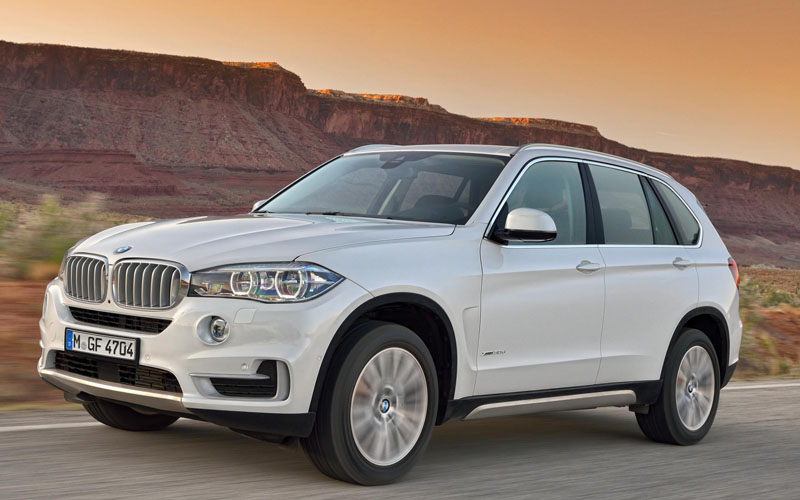 BMW_X5_review_action