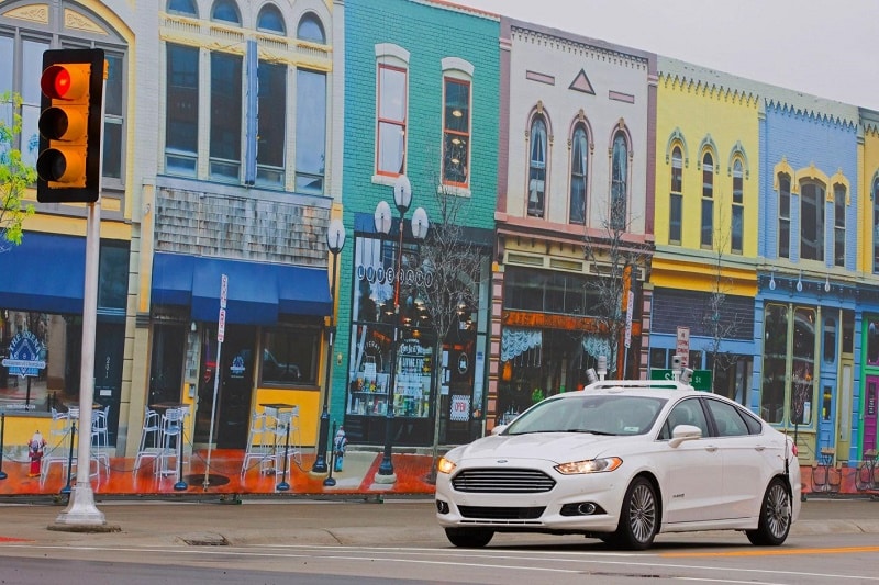 Ford Testing Autonomous Vehicles in Full Scale Simulated Urban Environment