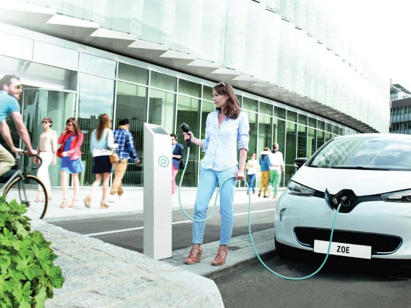 Woman charging Renault Zoe