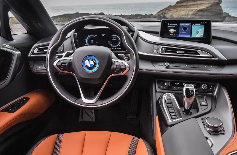 BMW i8 2018 cockpit