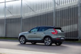 271708 volvo xc40 recharge p8 awd in sage green