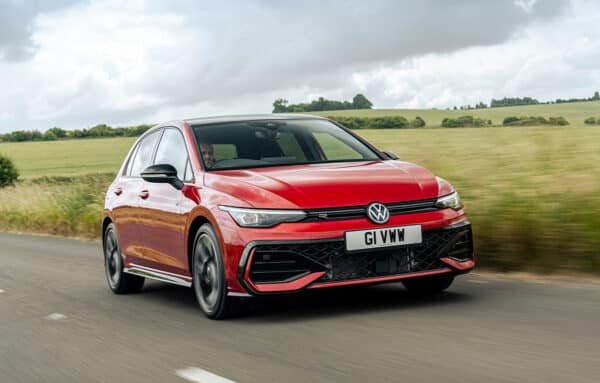 240720 vw golfhatchr line01