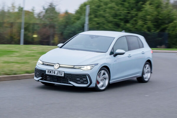 2411 vw golf gte 01