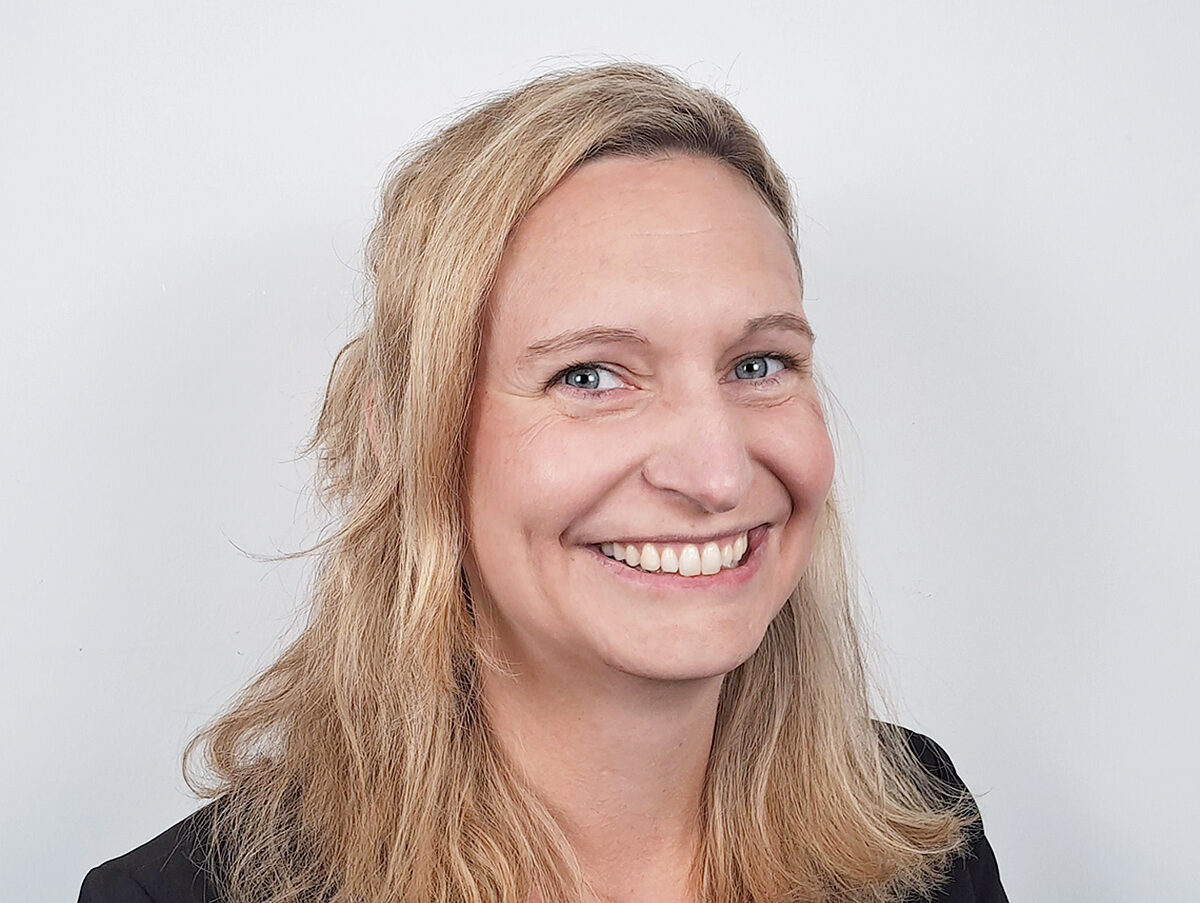 Yvonne Gabler SIXTHeadshot