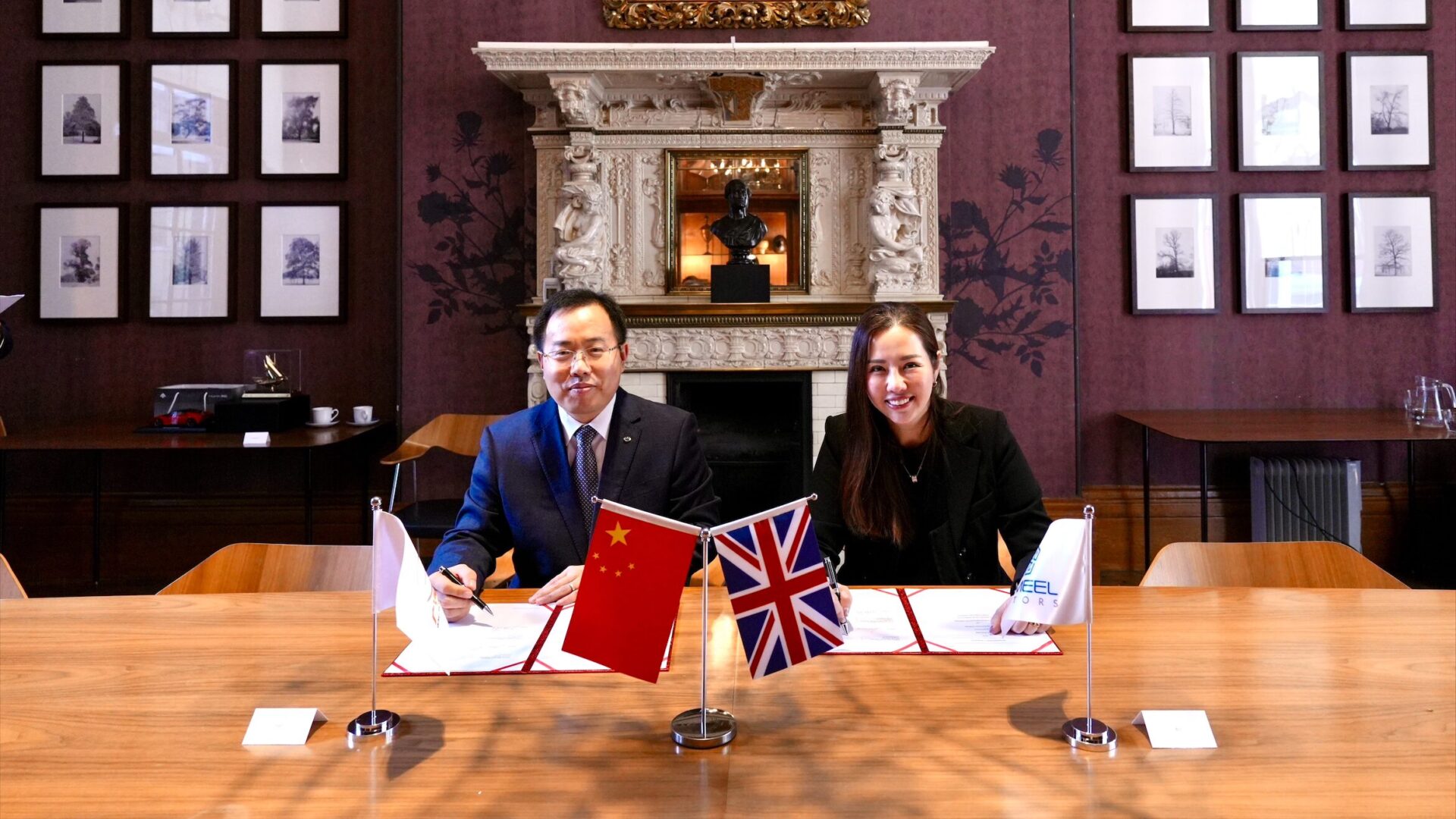 GAC Jameel Motors UK JV Signing 2 Wayne Wei (L) and Jasmmine Wong (R) (1)