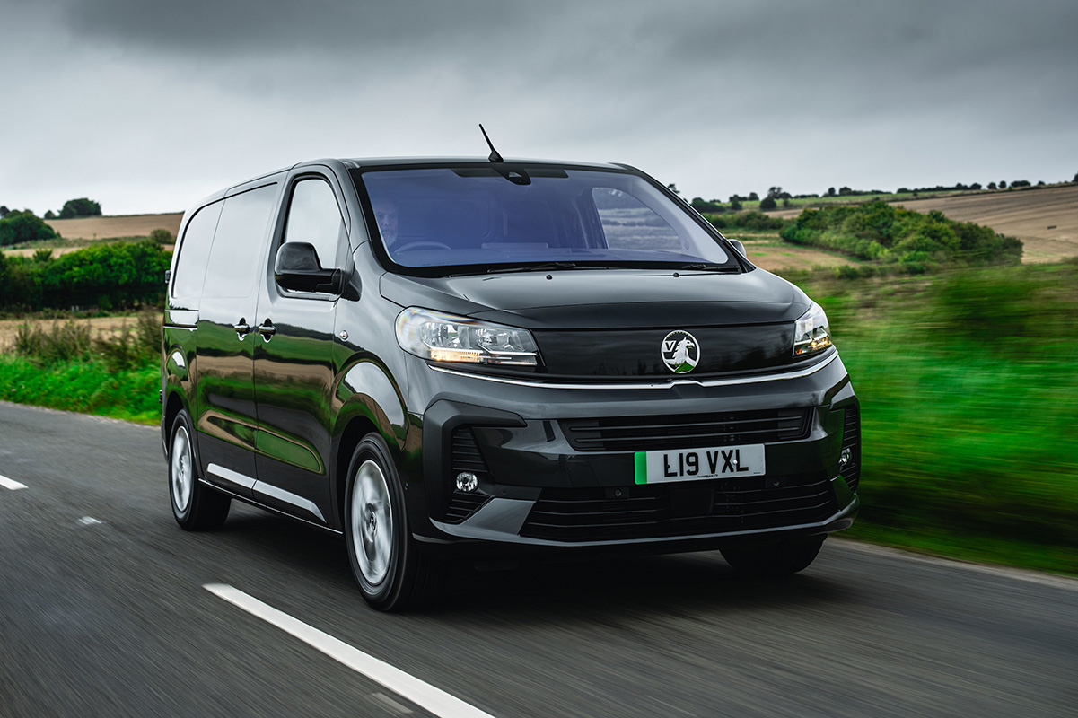 1508 Vauxhall Vivaro 02