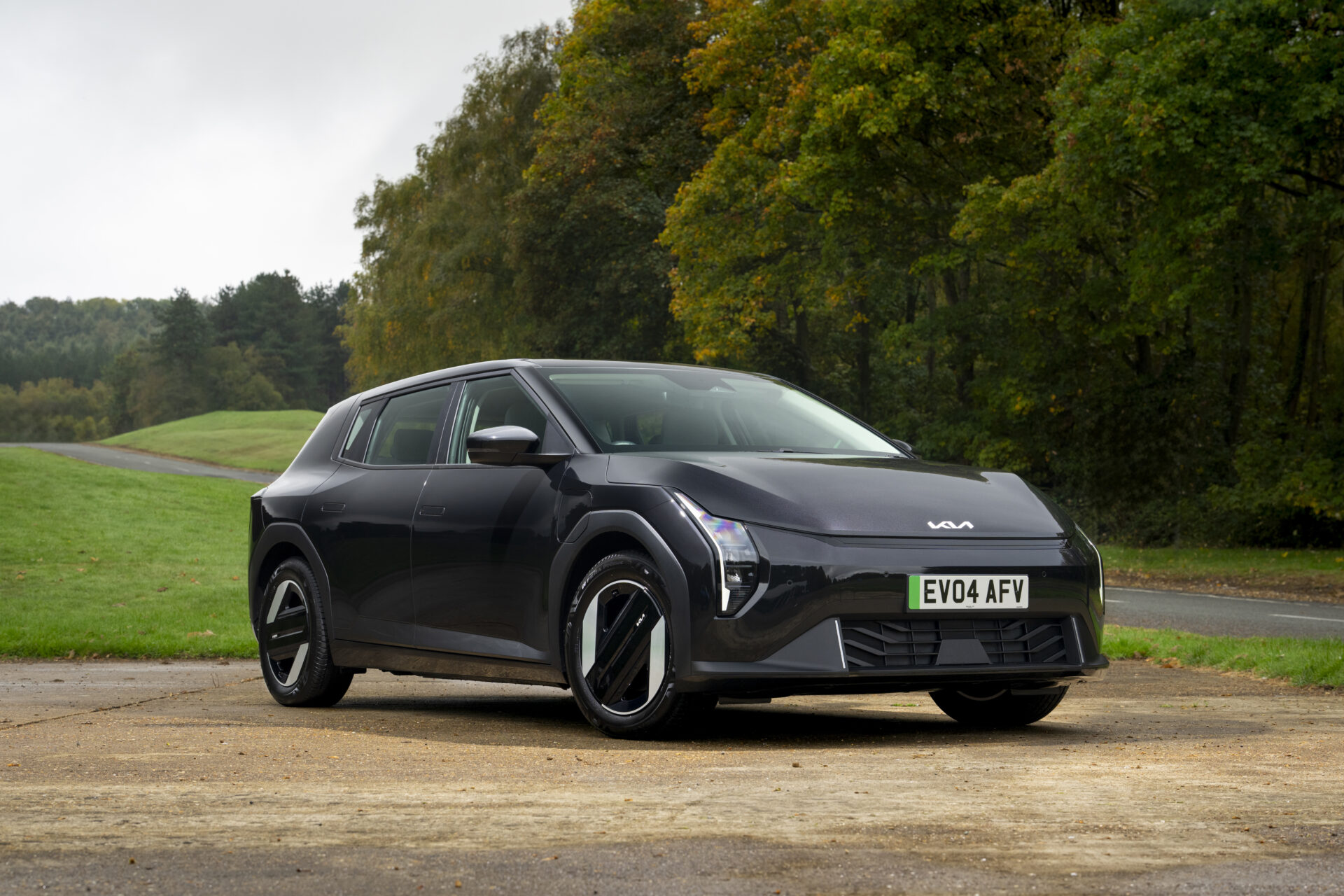 Kia reveals EV4 and PV5 Passenger as first models eligible for Electric Car Grant | Business Motoring