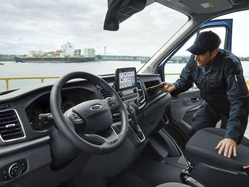 Bluetooth, reversing cameras, satnav top drivers' favourite in-car tech, survey finds