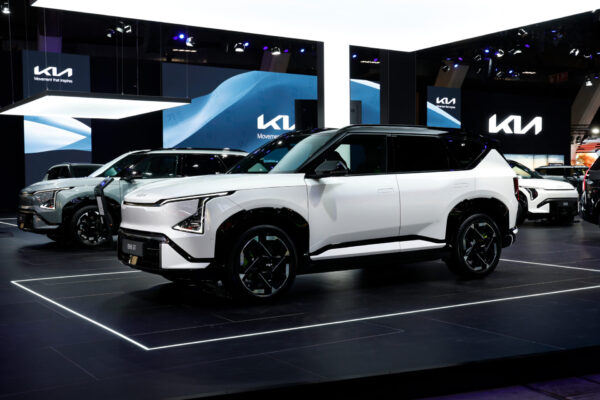 kia ev5 gt snow white pearl motorshow static hires 05