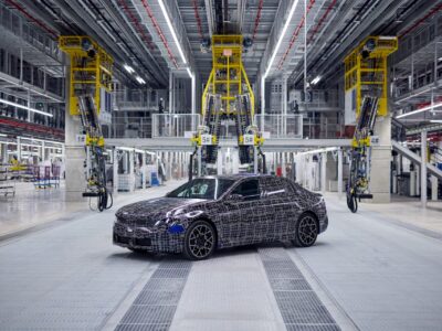BMW begins pre-series production of electric 3 Series P90629351_highRes_camouflaged-pre-seri