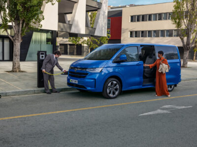 Shuttle-BEV-Model-shown-is-not-UK-specification-and-features-optional-extras