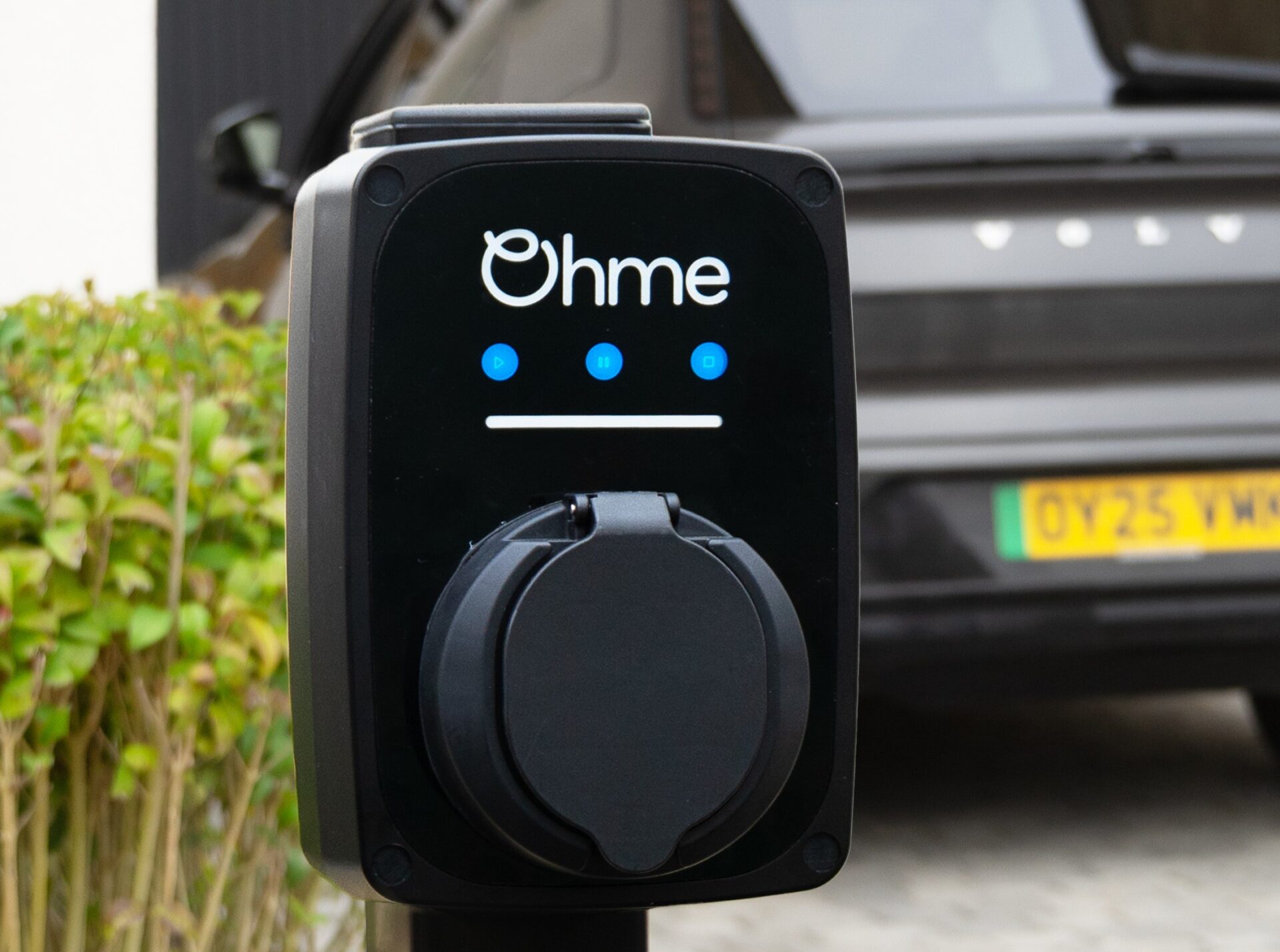 Workplace Charging Scheme grants peaked in 2022 - Dawsongroup Vans | Business Motoring