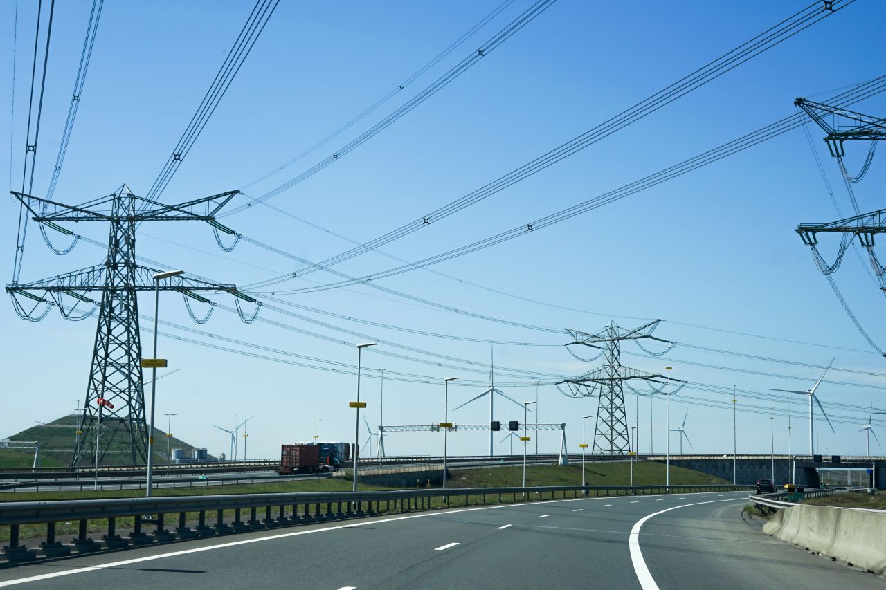 Overhead cables by road lr