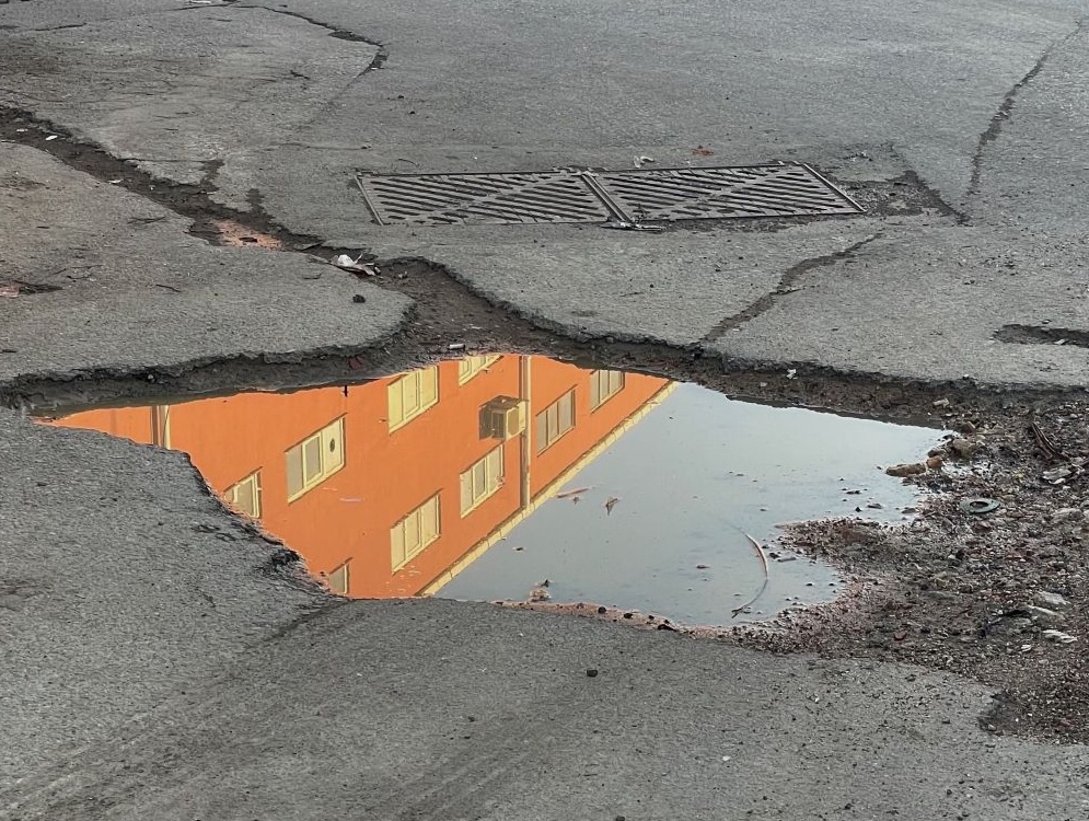 Potholes 1000px
