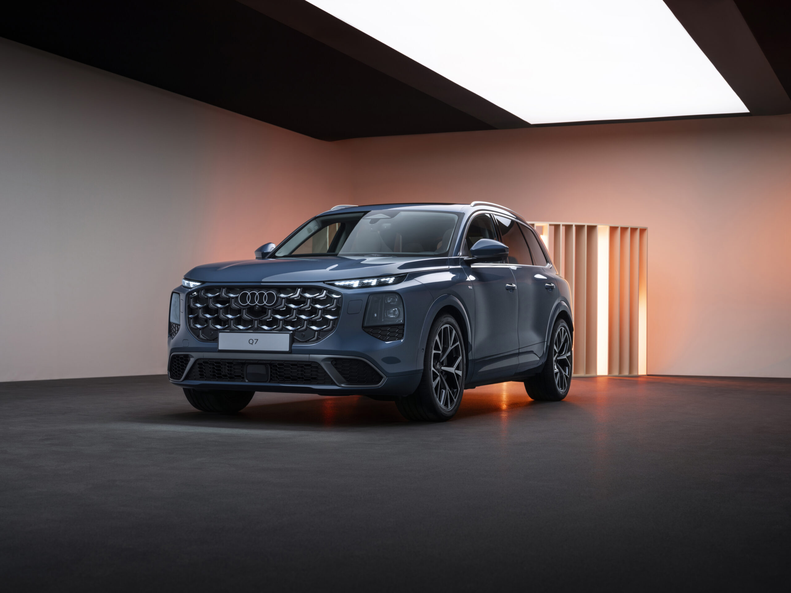 Audi opens orders for third-gen Q7, deliveries from September
