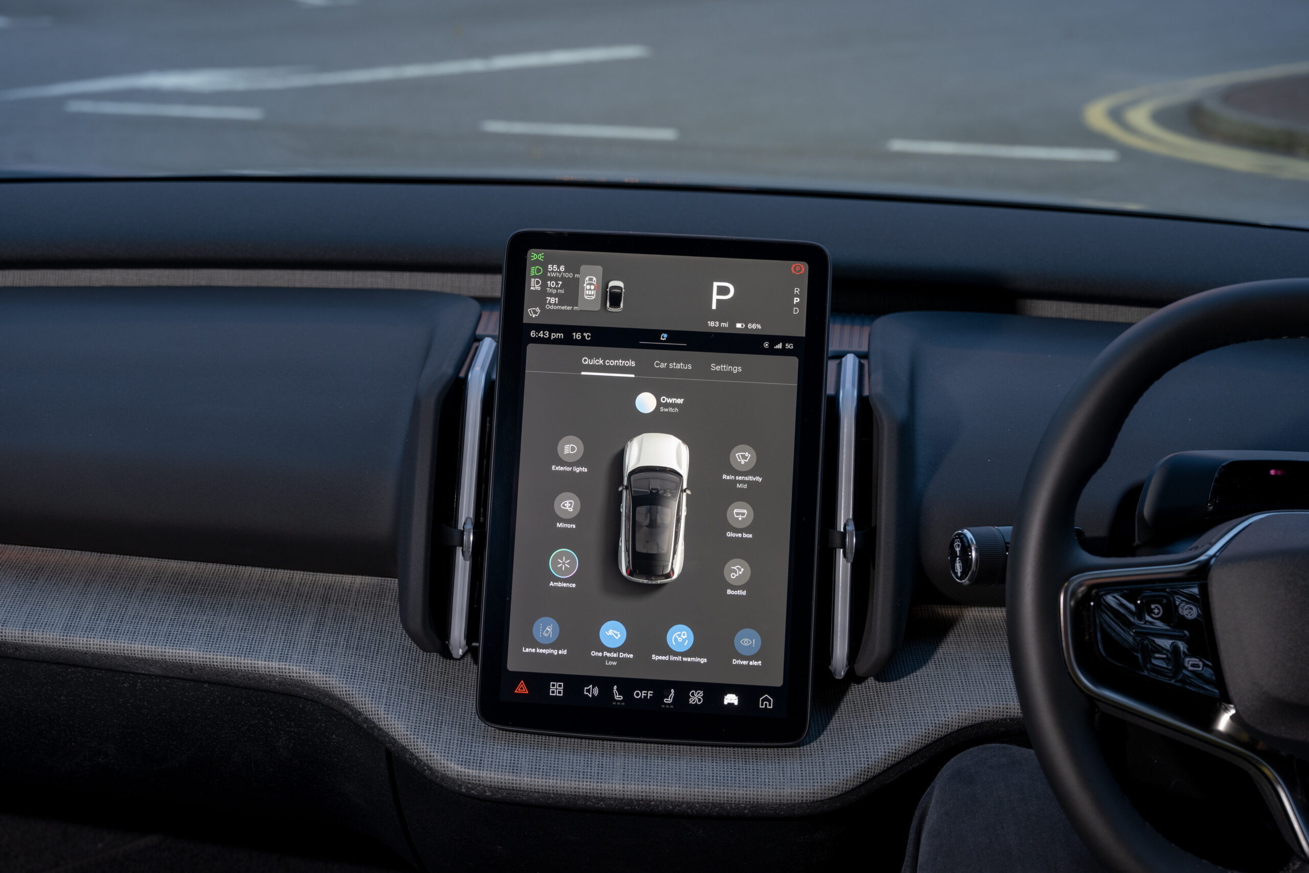 Touchscreens make simple tasks harder than buttons, say half of drivers | Business Motoring