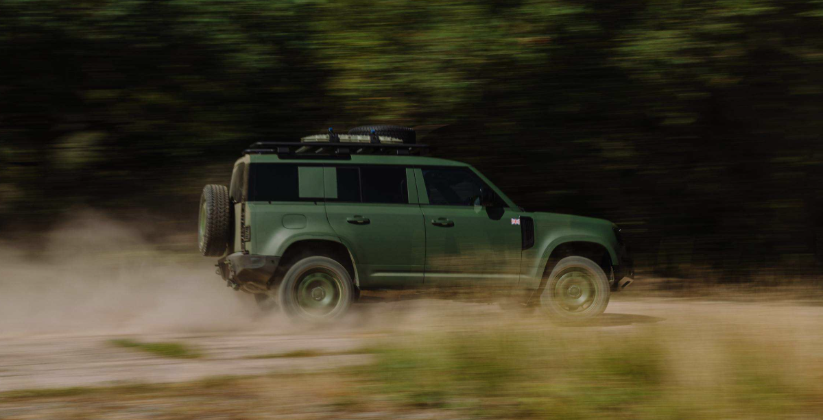 Defender bids for MoD tender with Wolf II