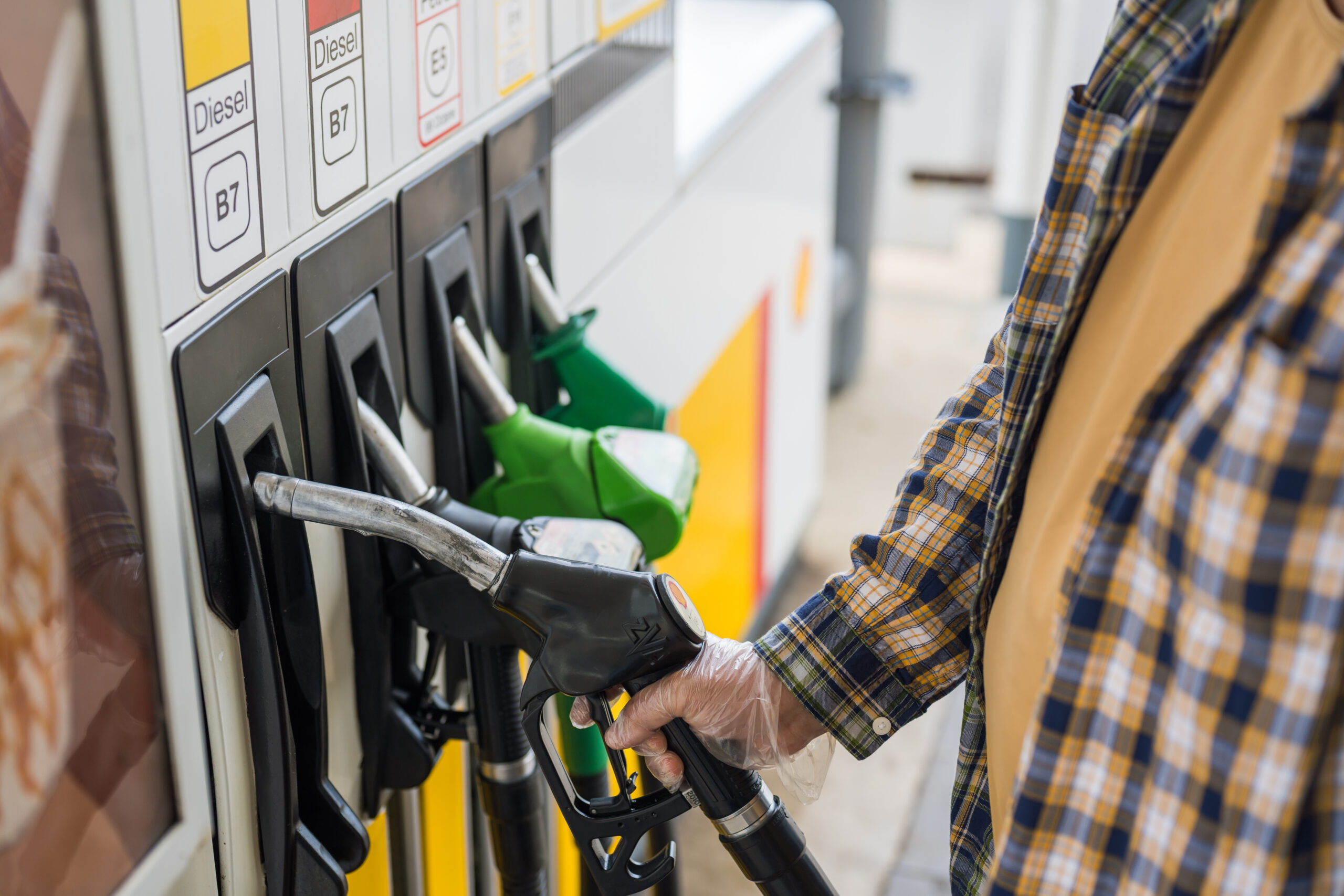 Trump plans to ban diesel exports, pushes UK fleets towards electrification | Business Motoring