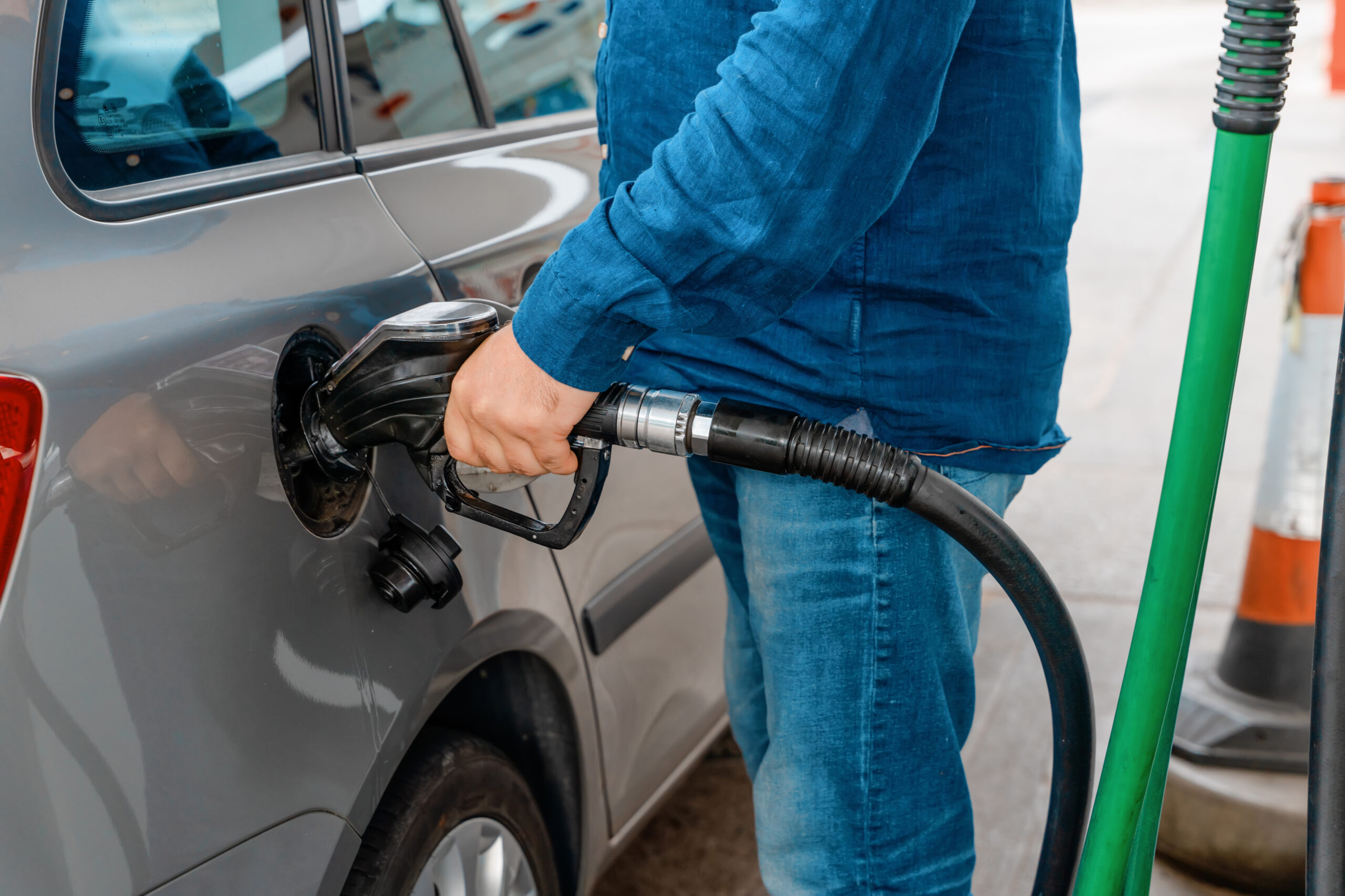 UK reaches highest diesel price in Europe by 12p, diesel hits 198.32p per litre – RAC | Business Motoring