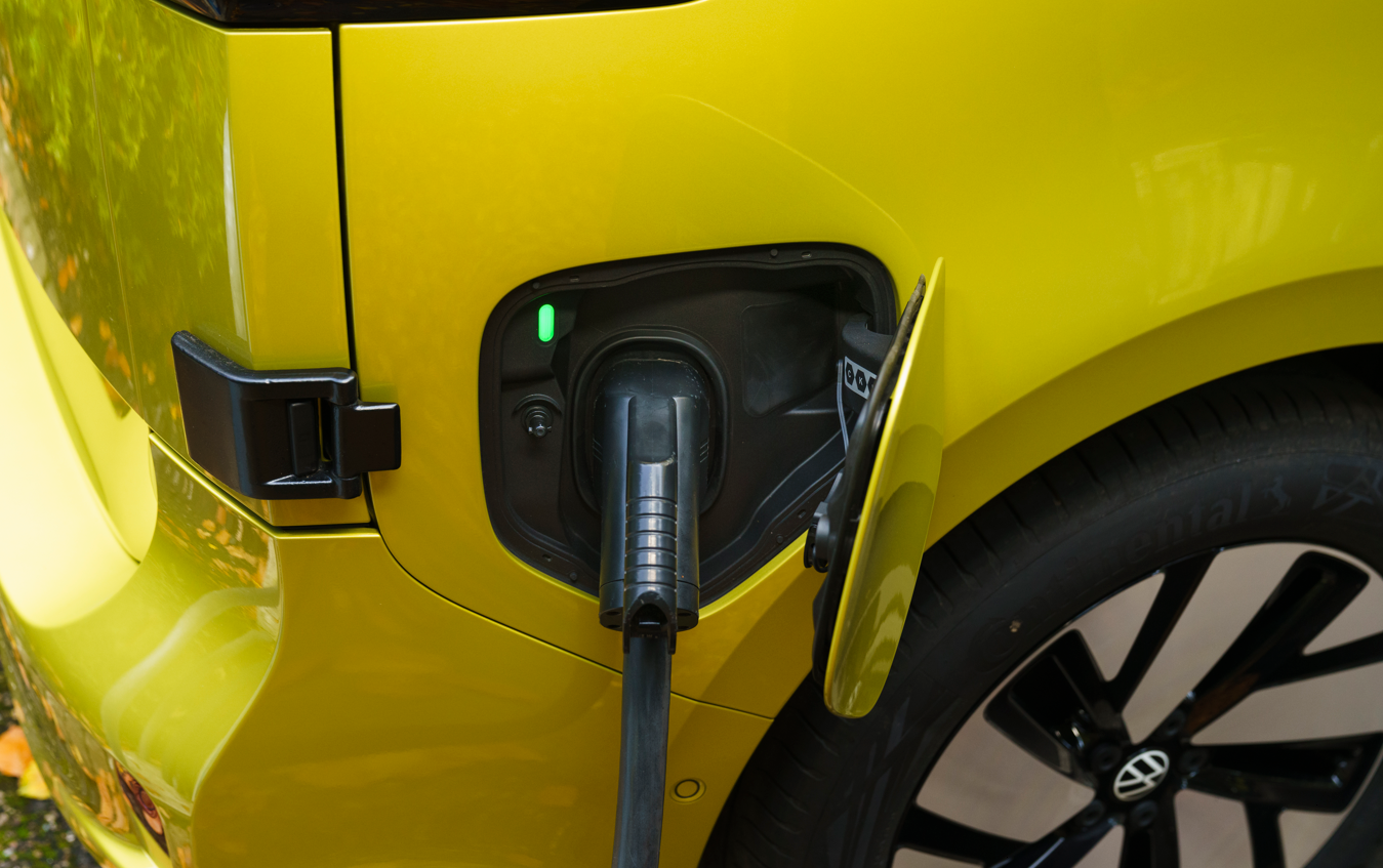 More van drivers considering electric due to rising fuel prices, finds Volkswagen Commercial Vehicle | Business Motoring