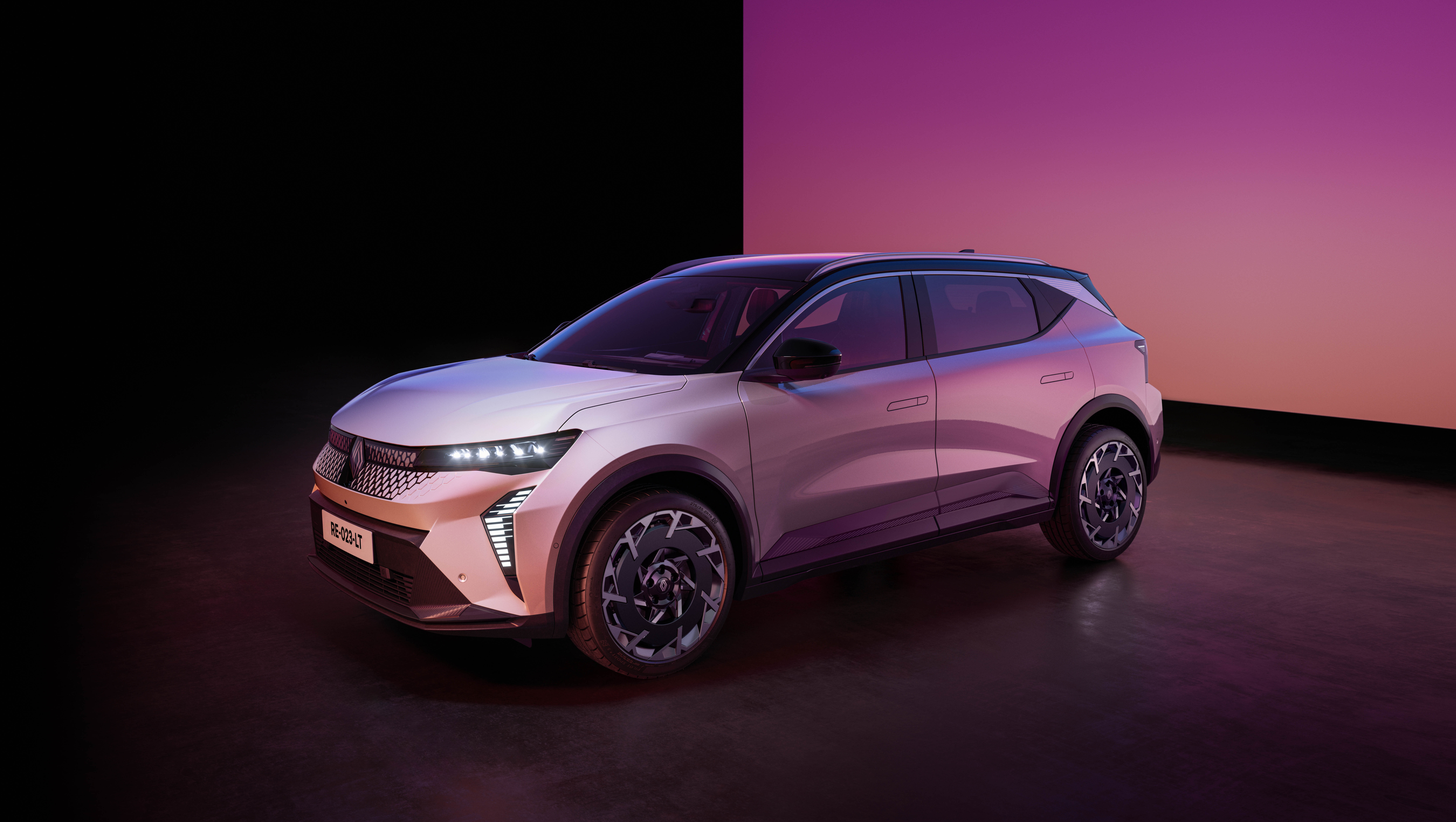 Renault boosts Scenic E-Tech range to 392 miles for 2027 | Business Motoring