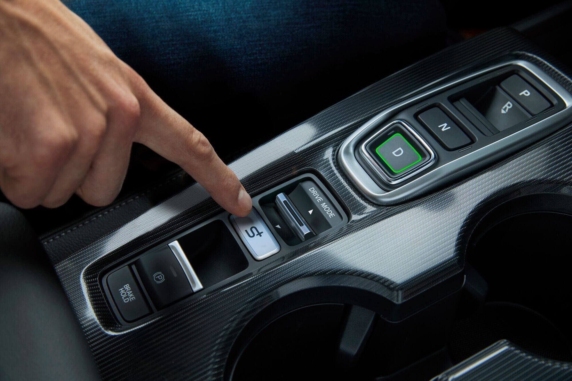 Honda adds simulated gears, driver monitoring to Civic e:HEV | Business Motoring