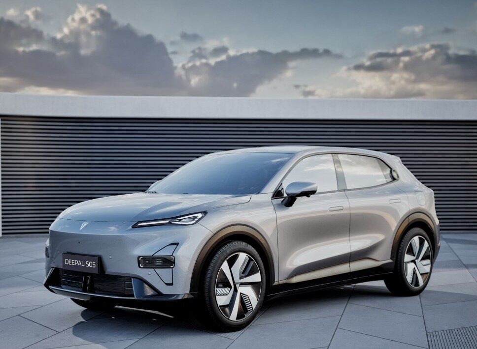 Changan opens UK orders for DEEPAL S05 Ultra PHEV | Business Motoring