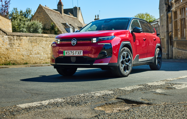 Citroën welcomes £220m DfT investment for pothole repair | Business Motoring