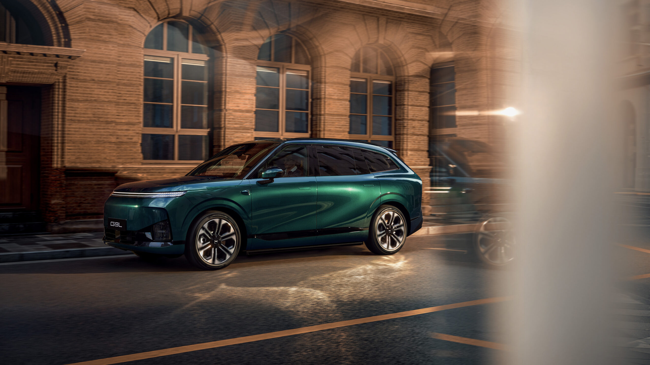 XPeng unveils G9L at Paris Motor Show | Business Motoring