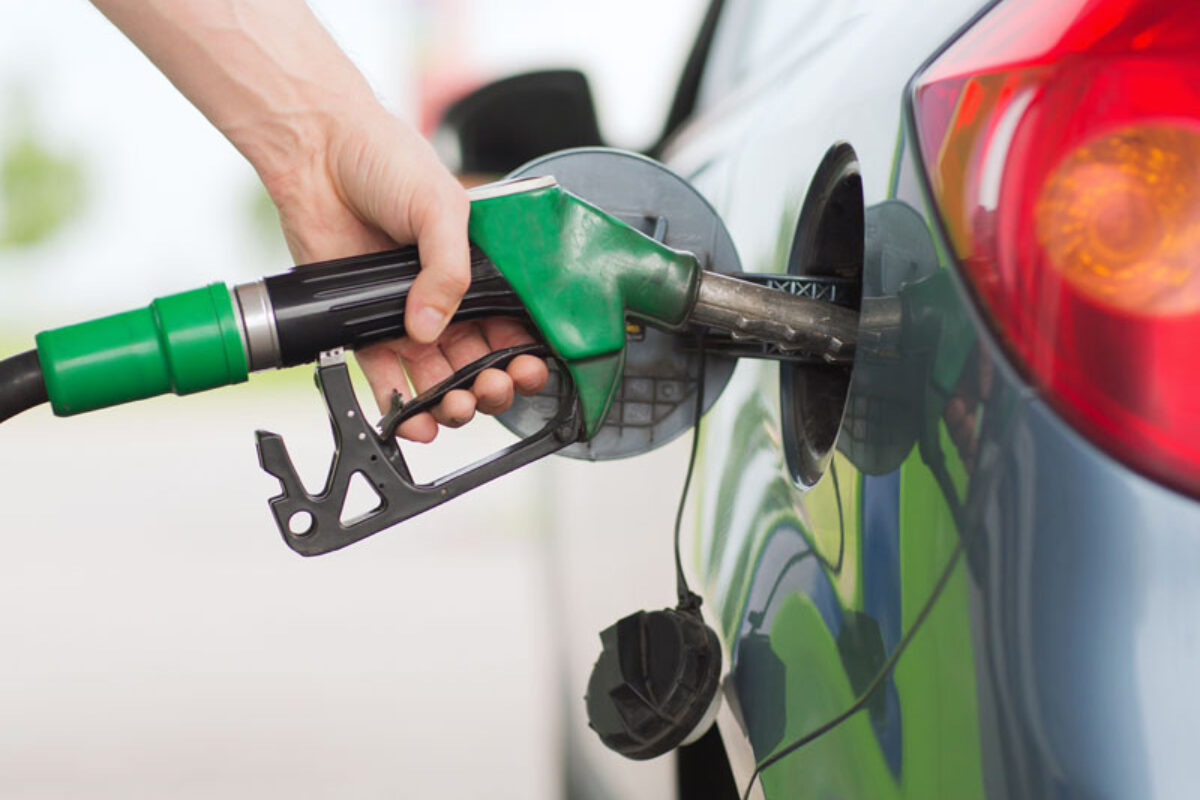 193_Filling_up_at_Petrol station