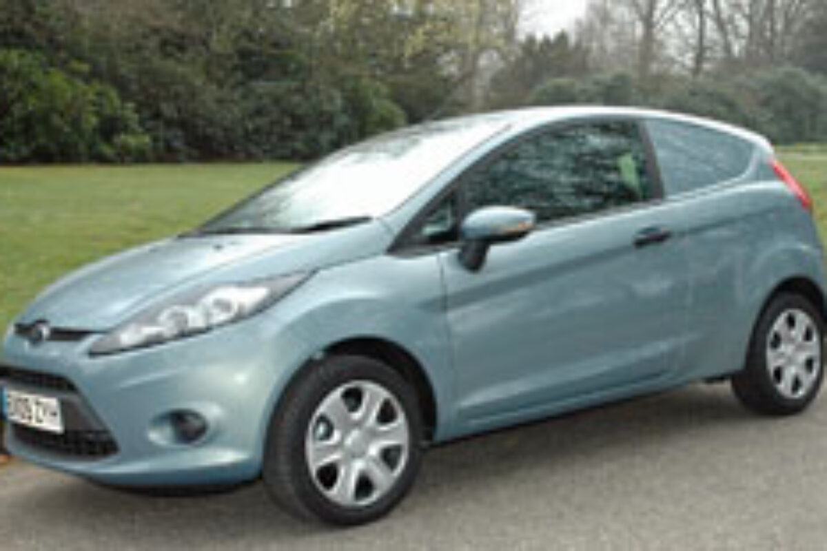 22_FiestaTrendFront3Q246x15