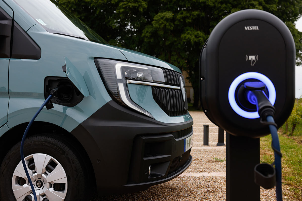 2411_Electric_Van_charge