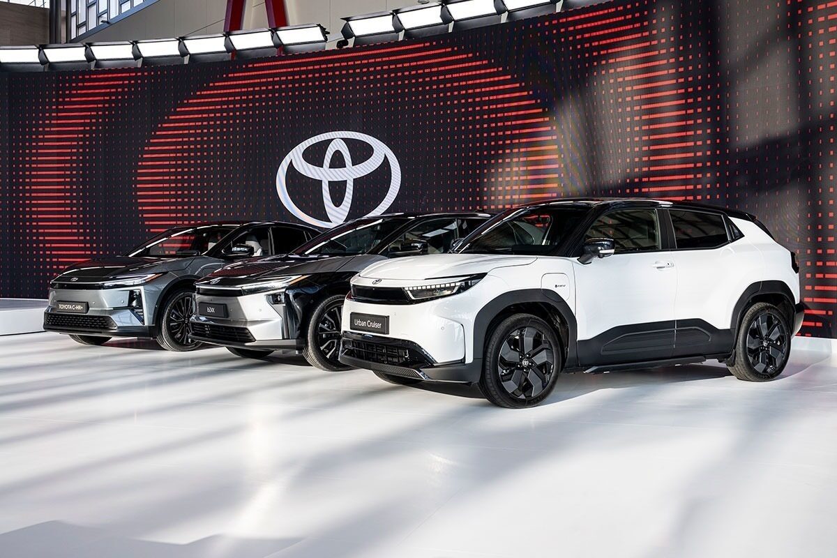 2503 toyota evs urban cruiser bz4x c hr 005
