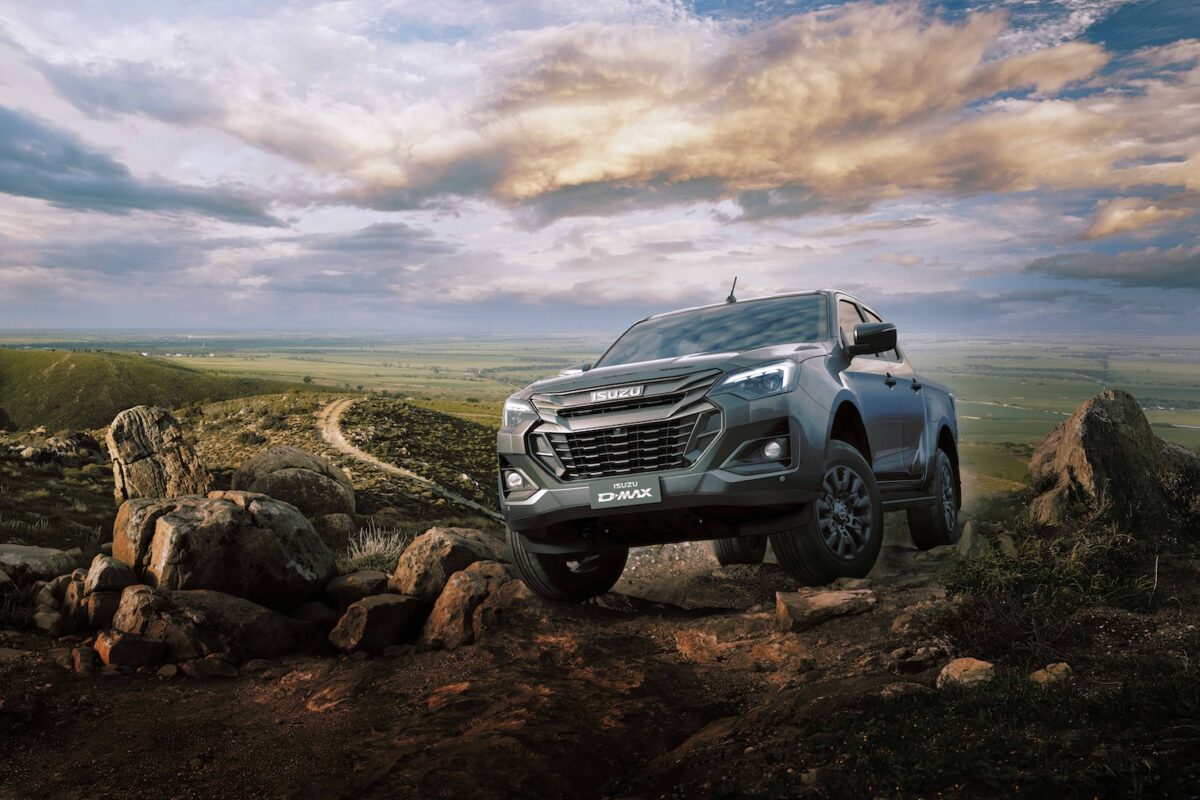 5221 26my isuzu d max 22 v cross double cab 1