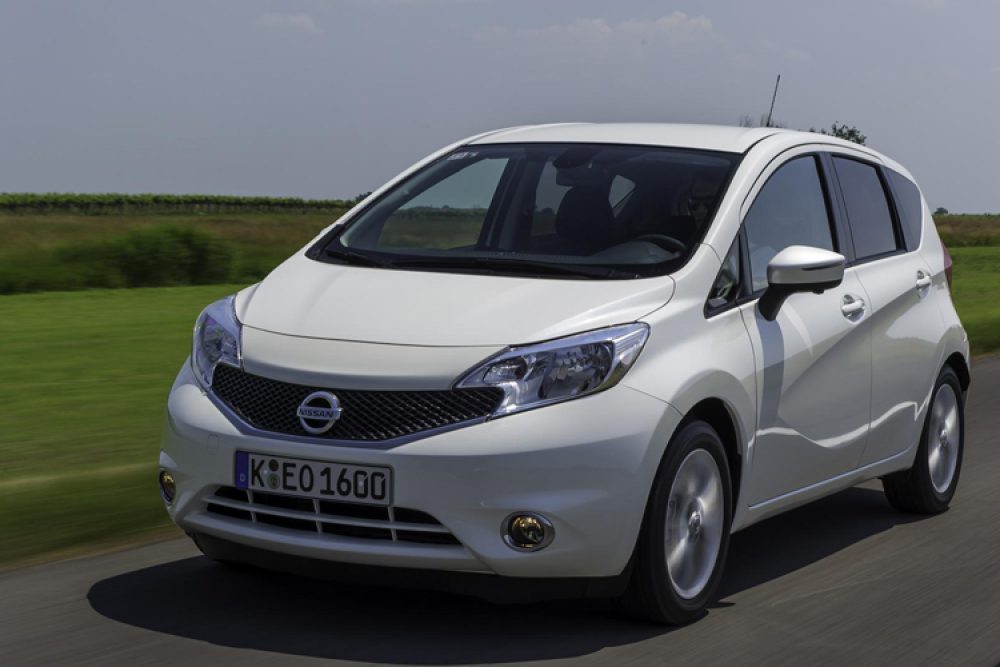 674_Nissan_Note_review_action