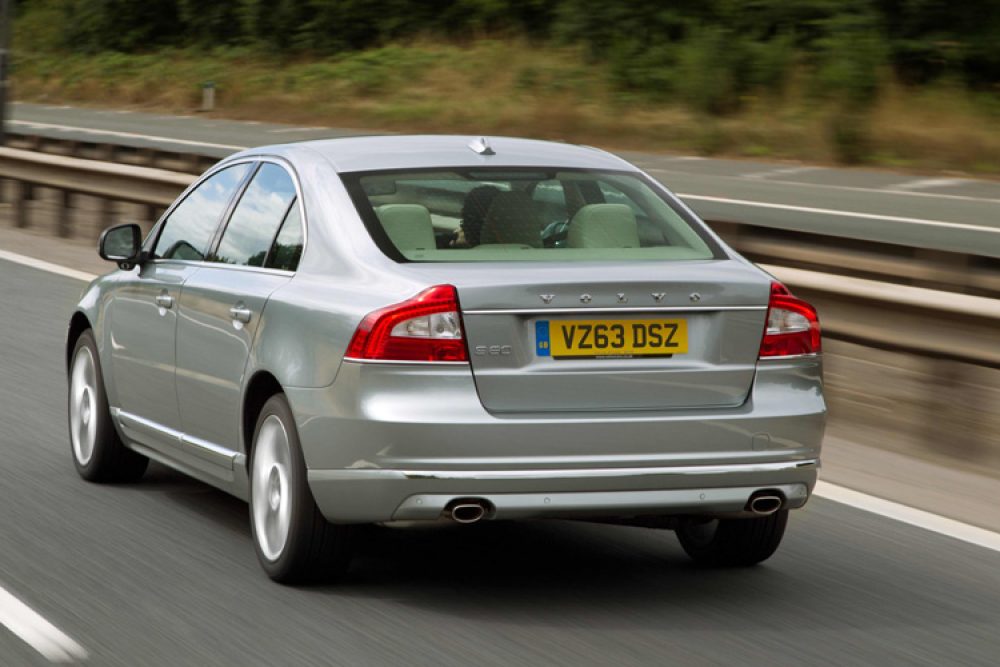679_Volvo_S80_D4_Action_Rear