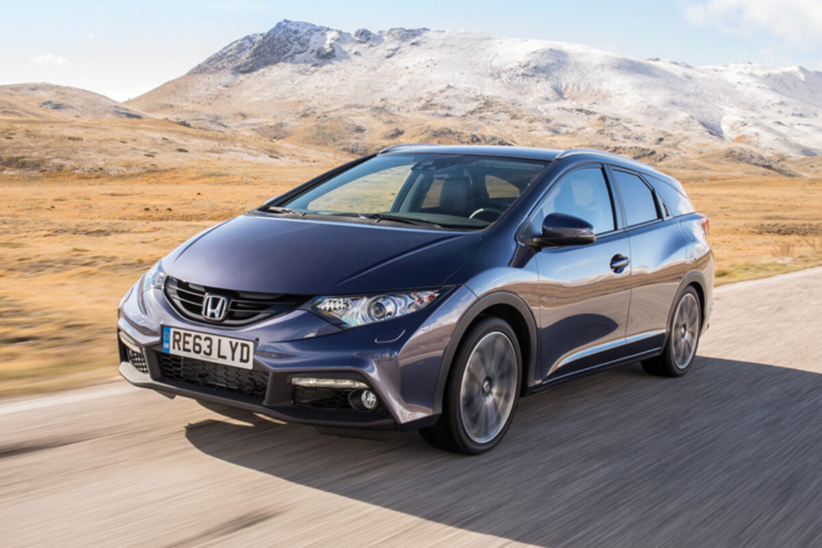 692_Honda_Civic_Tourer_review_actino2