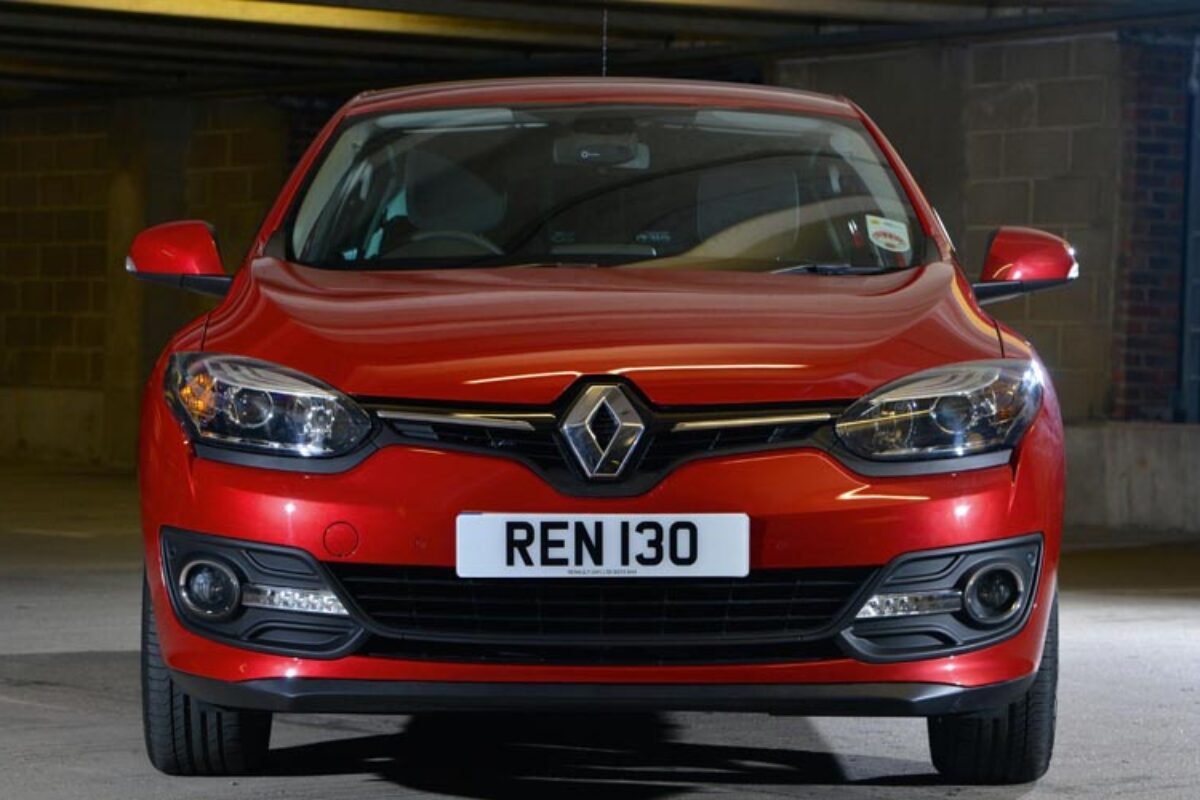 696_Renault_Megane_Hatch_review_front2