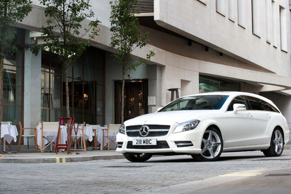 748_Touring_Europe_Mercedes_outside_cafe