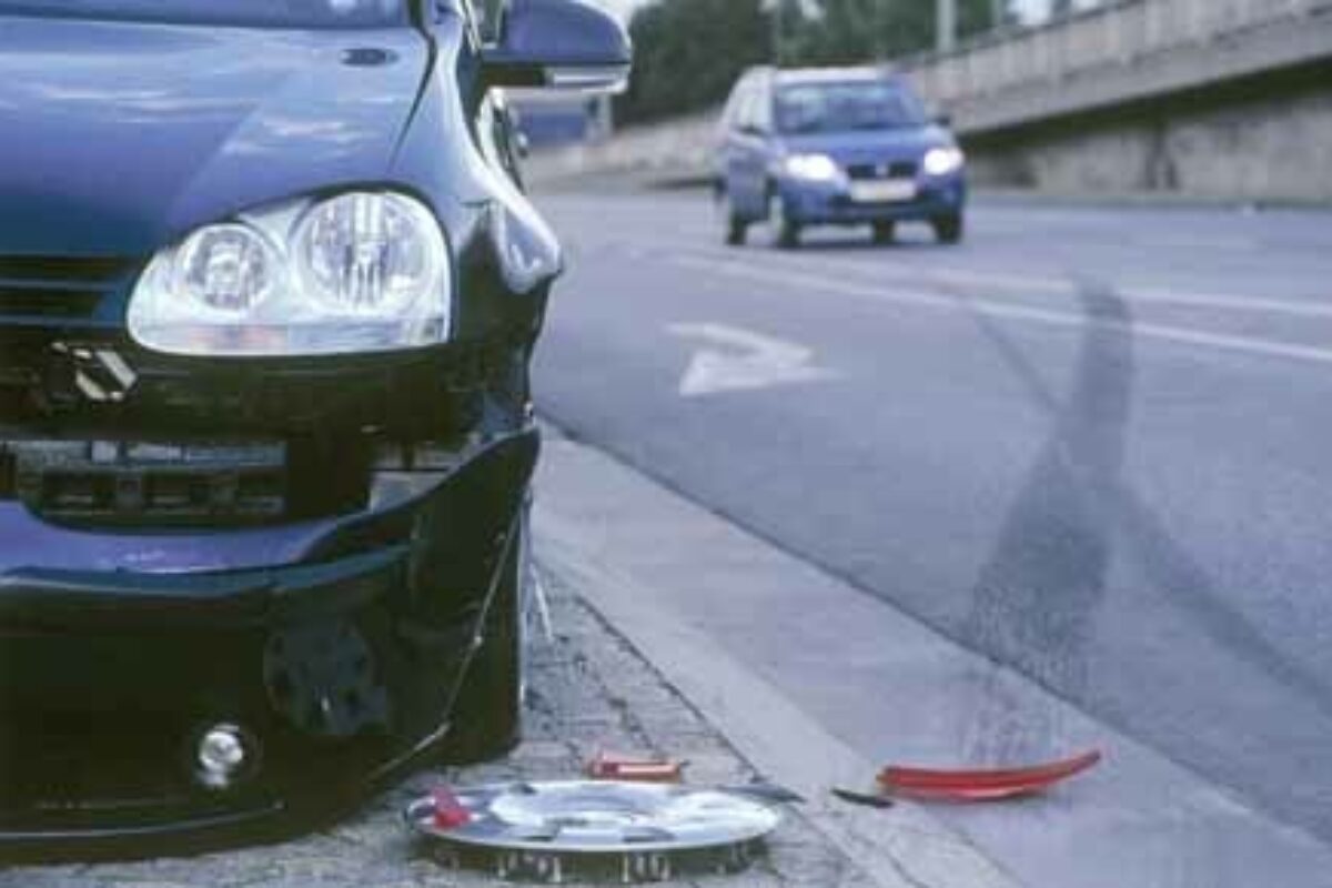 861_Damaged car440x290