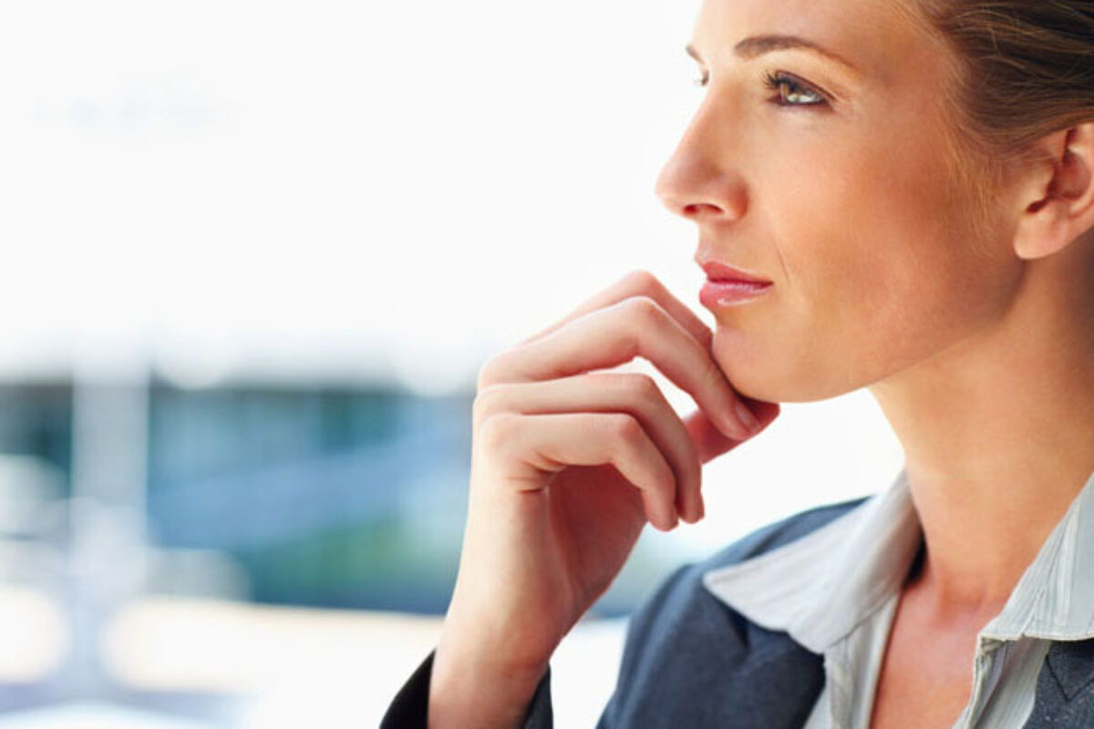 964_Business_Woman_Considering_new_Car_crop