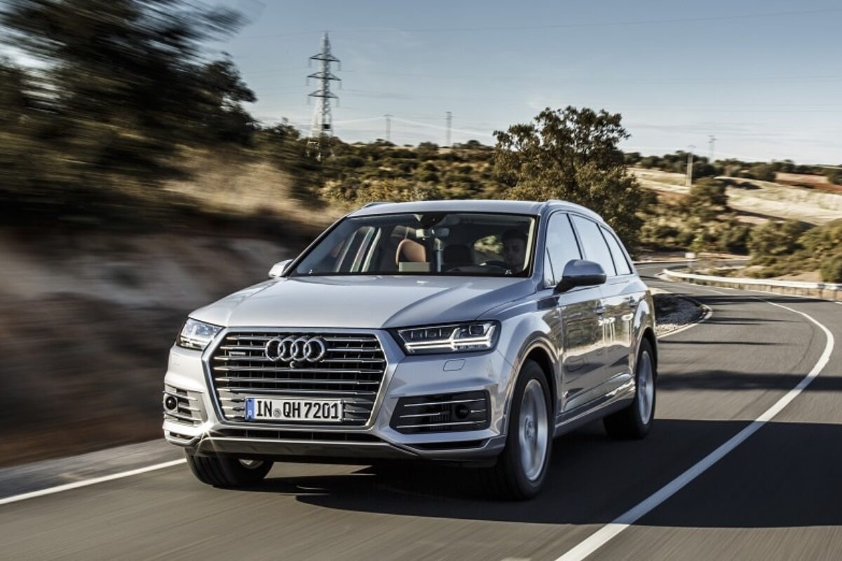 Audi Q7 eTron pylons