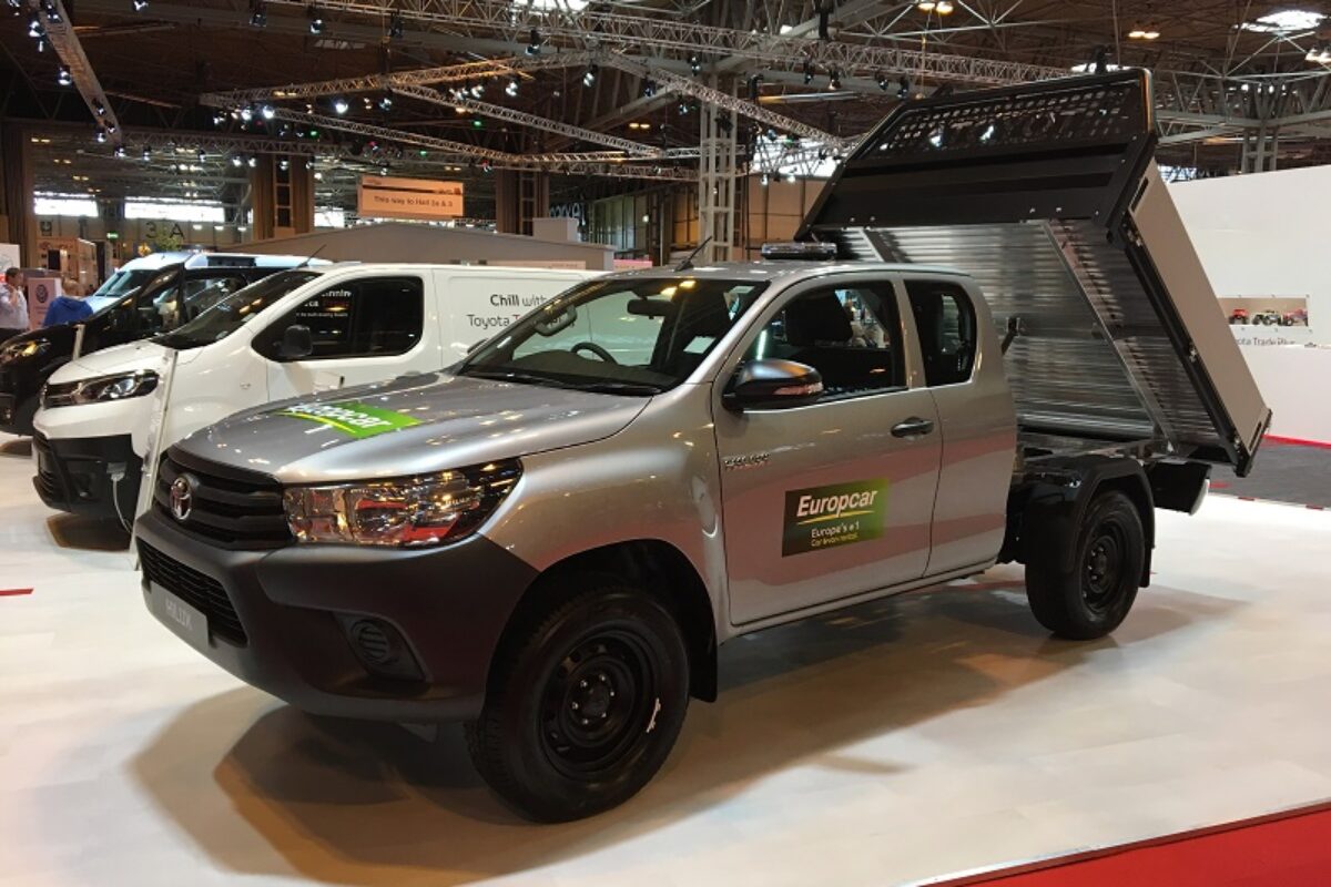 CV17-Toyota-Hilux-Tipper