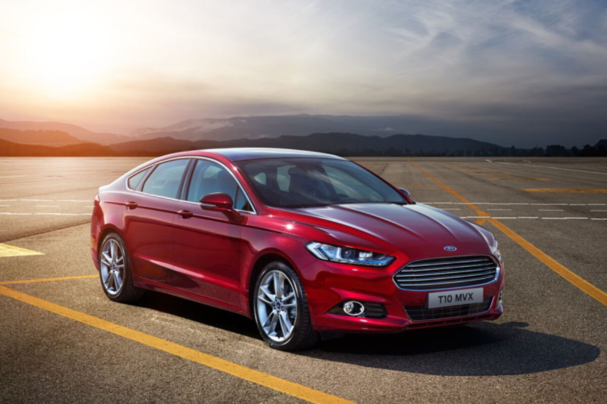 Ford Mondeo 5 door 800