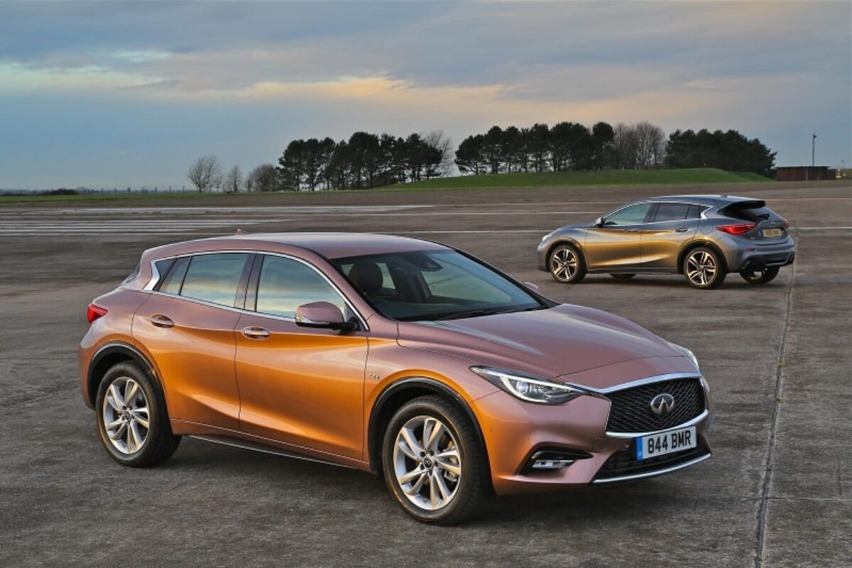 Infiniti Q30 1