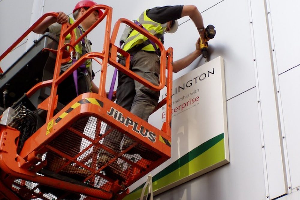 Islington High access sign installation